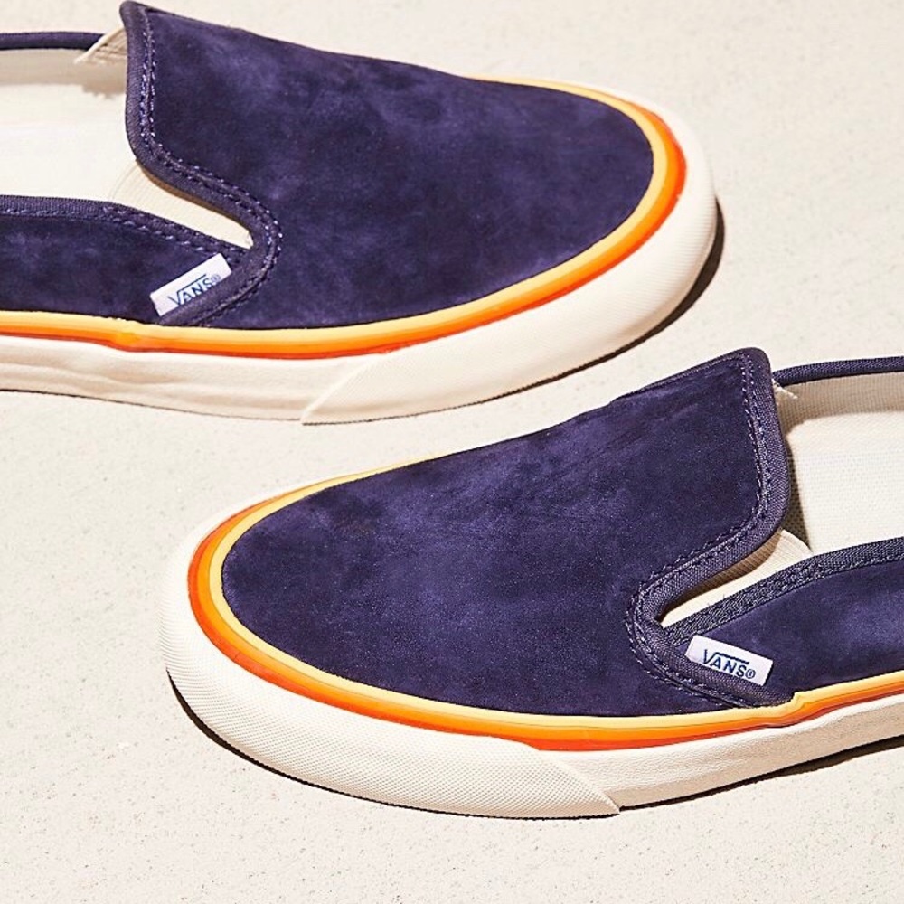 Women’s Retro Rainbow Slip-On Vans